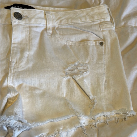 Express Jeans White Jean Shorts Size 12 Distressed - Picture 6 of 13
